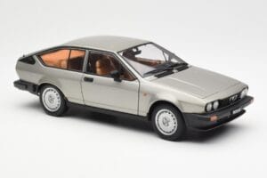 Alfa Romeo Alfetta GTV 2.0 Pilkas Metalinis AUTOart 1:18 70147 Metalas - nuotrauka 6 iš 8