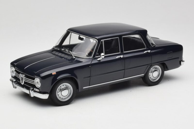 Alfa Romeo Giulia 1300 Mėlynas Minichamps 1:18 180120905 Metalas