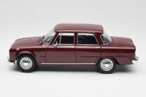 Alfa Romeo Giulia 1300 Tamsiai Raudonas Minichamps 1:18 180120906 Metalas - nuotrauka 4 iš 8