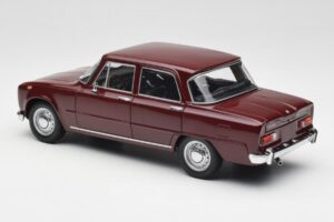 Alfa Romeo Giulia 1300 Tamsiai Raudonas Minichamps 1:18 180120906 Metalas - nuotrauka 7 iš 8