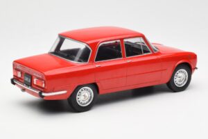 Alfa Romeo Giulia Nuova Super Raudonas MCG 1:18 MCG18145 Metalas - nuotrauka 2 iš 6