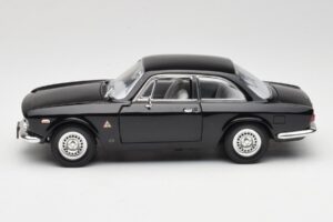 Alfa Romeo Giulia Sprint GTA Juodas Road Signature 1:18 92348 Metalas - nuotrauka 4 iš 8