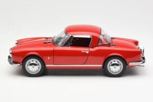 Alfa Romeo Giulietta 1300 Spider Raudonas AUTOart 1:18 70157 Metalas - nuotrauka 4 iš 8