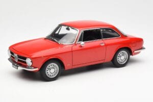 Alfa Romeo GT 1300 Junior LHD Raudonas AUTOart 1:18 70131 Metalas