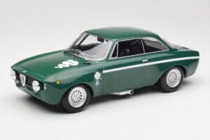 Alfa Romeo GTA 1300 Junior Žalias Minichamps 1:18 155120022 Metalas