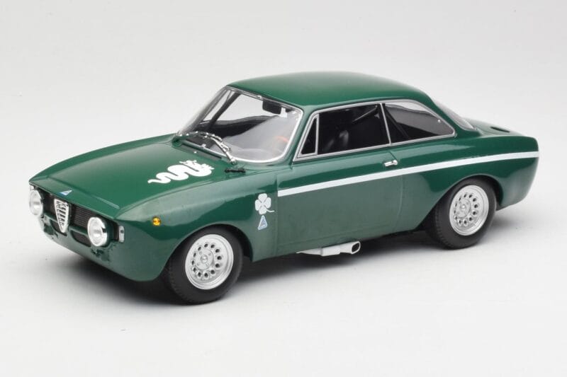 Alfa Romeo GTA 1300 Junior Žalias Minichamps 1:18 155120022 Metalas