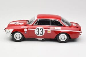 Alfa Romeo GTA 1300 Junior #33 T. Hezemans / G. van Lennep Division 1 Winners 4 Hours of Jarama 1972 Minichamps 1:18 15572123 - nuotrauka 3 iš 6