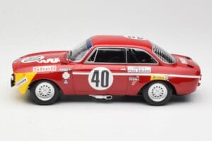 Alfa Romeo GTA 1300 Junior #40 F. Picchi / J-C. Chasseuil Division 1 Winners 12 Hours of Paul Ricard 1971 Minichamps 1:18 155 - nuotrauka 3 iš 6