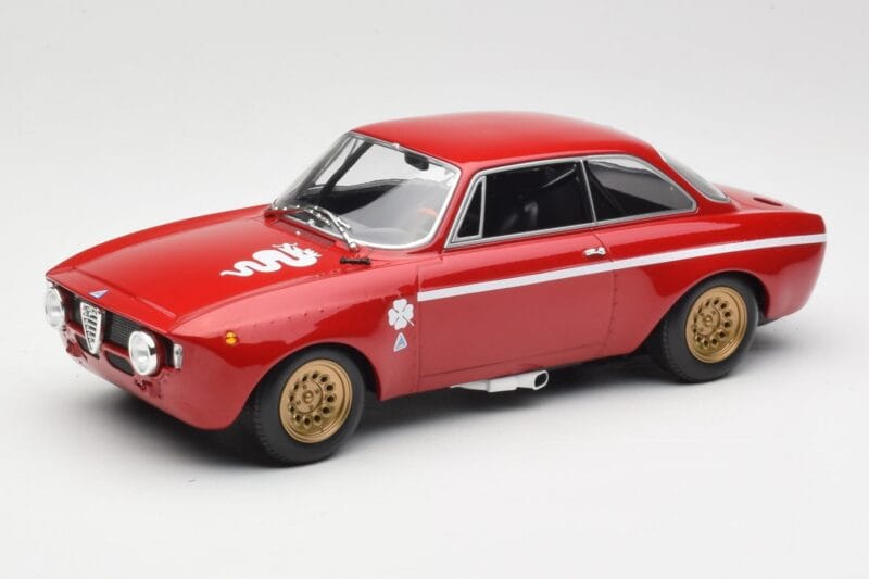 Alfa Romeo GTA 1300 Junior Raudonas Minichamps 1:18 155120020 Metalas