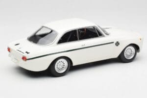 Alfa Romeo GTA 1300 Junior Baltas Minichamps 1:18 155120021 Metalas - nuotrauka 2 iš 6