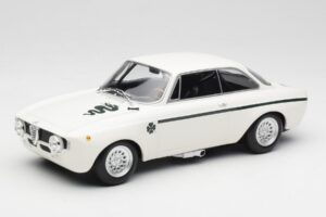 Alfa Romeo GTA 1300 Junior Baltas Minichamps 1:18 155120021 Metalas