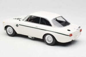 Alfa Romeo GTA 1300 Junior Baltas Minichamps 1:18 155120021 Metalas - nuotrauka 5 iš 6