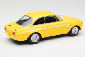 Alfa Romeo GTA 1300 Junior Geltonas Minichamps 1:18 155120024 Metalas - nuotrauka 3 iš 6