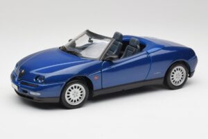 Alfa Romeo Spider 916 Periwinkle Mėlynas Maisto 1:18 50308 Metalas