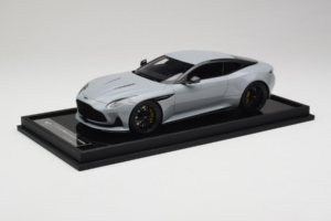 Aston Martin DB12 Nardo Gray MotorHelix 1:18 MH027NG Derva - nuotrauka 2 iš 7
