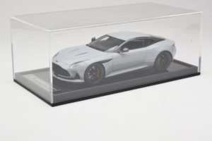 Aston Martin DB12 Nardo Gray MotorHelix 1:18 MH027NG Derva - nuotrauka 6 iš 7