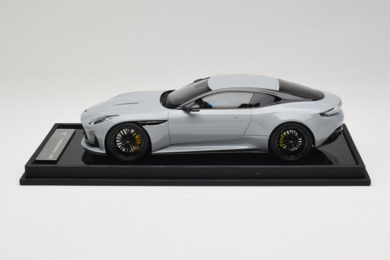 Aston Martin DB12 Nardo Gray MotorHelix 1:18 MH027NG Derva