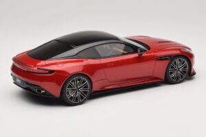 Aston Martin DB12 Hyper Red GT Spirit 1:18 GT936 Derva - nuotrauka 2 iš 6