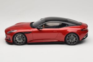 Aston Martin DB12 Hyper Red GT Spirit 1:18 GT936 Derva - nuotrauka 3 iš 6