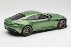 Aston Martin DB12 Žalias GT Spirit 1:18 GT466 Derva - nuotrauka 2 iš 5