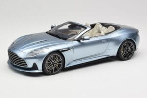 Aston Martin DB12 Volante Caribbean Blue Pearl GT Spirit 1:18 GT479 Derva