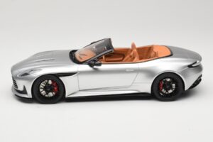Aston Martin DB12 Volante Sidabrinis GT Spirit 1:18 GT945 Derva - nuotrauka 3 iš 6