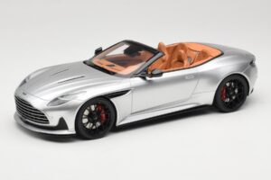 Aston Martin DB12 Volante Sidabrinis GT Spirit 1:18 GT945 Derva