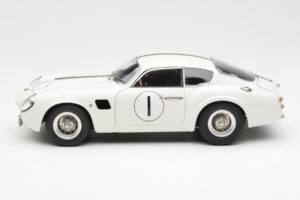 Aston Martin DB4 GT Zagato #1 24 Hours of Le Mans 1961 CMC 1:18 M-139 Metalas - nuotrauka 3 iš 6