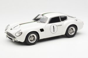 Aston Martin DB4 GT Zagato #1 24 Hours of Le Mans 1961 CMC 1:18 M-139 Metalas