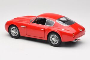 Aston Martin DB4 GT Zagato Raudonas Road Signature 1:18 92728 Metalas - nuotrauka 7 iš 8