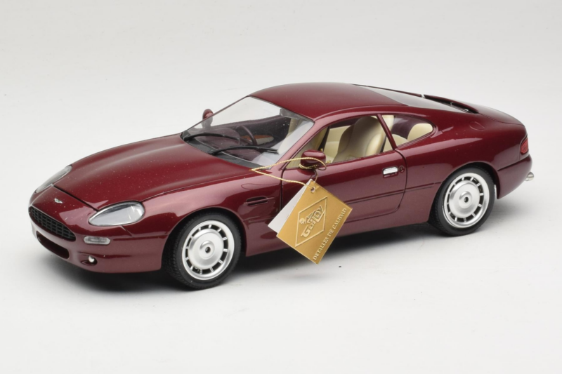 Aston Martin DB7 Raudonas Guiloy 1:18 67550 Metalas