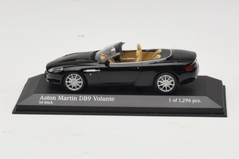 Aston Martin DB9 Kabrioletas Juodas Minichamps 1:43 400137330 Metalas