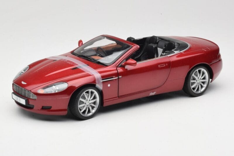 Aston Martin DB9 Volante Raudonas Solido 1:18 8163 Metalas