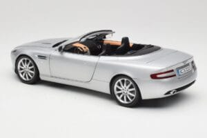 Aston Martin DB9 Volante Sidabrinis Minichamps 1:18 150137334 Metalas - nuotrauka 7 iš 8