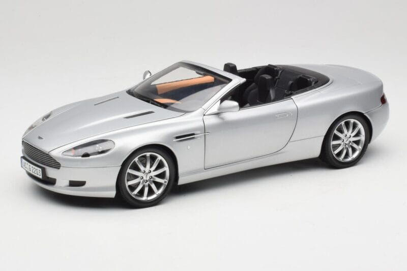 Aston Martin DB9 Volante Sidabrinis Minichamps 1:18 150137334 Metalas