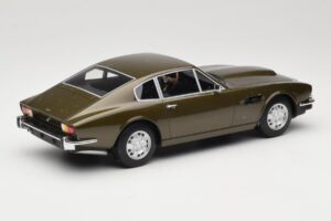 Aston Martin DBS Olive Žalias CMR 1:18 CMR003 Metalas - nuotrauka 2 iš 6