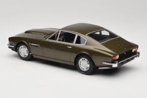 Aston Martin DBS Olive Žalias CMR 1:18 CMR003 Metalas - nuotrauka 5 iš 6