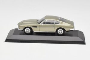 Aston Martin DBS Sidabrinė Žalia Metalinis Minichamps 1:43 400137600 Metalas