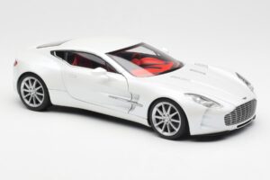 Aston Martin One-77 Morning Frost Baltas AUTOart 1:18 70244 Metalas - nuotrauka 6 iš 8