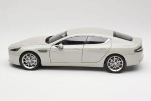 Aston Martin Rapide S Silver Fox AUTOart 1:18 70258 Metalas - nuotrauka 4 iš 8