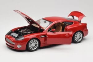 Aston Martin V12 Vanquish Raudonas Bburago 1:18 34063 Metalas - nuotrauka 2 iš 8