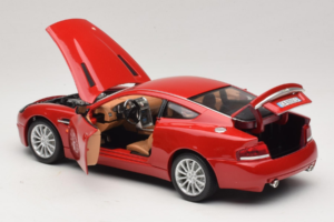Aston Martin V12 Vanquish Raudonas Bburago 1:18 33334063 Metalas - nuotrauka 5 iš 8