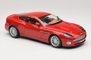Aston Martin V12 Vanquish Raudonas Bburago 1:18 33334063 Metalas - nuotrauka 6 iš 8