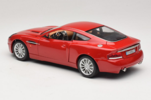 Aston Martin V12 Vanquish Raudonas Bburago 1:18 33334063 Metalas - nuotrauka 7 iš 8