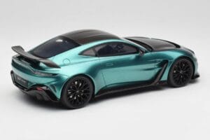 Aston Martin V12 Vantage Racing Green GT Spirit 1:18 GT922 Derva - nuotrauka 2 iš 6