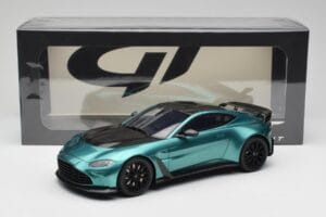 Aston Martin V12 Vantage Racing Green GT Spirit 1:18 GT922 Derva - nuotrauka 6 iš 6