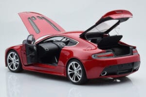 Aston Martin V12 Vantage Raudonas AUTOart 1:18 70208 Metalas - nuotrauka 5 iš 8