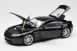 Aston Martin V8 Vantage Onyx Juodas AUTOart 1:18 70202 Metalas - nuotrauka 2 iš 8