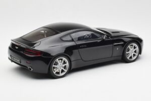 Aston Martin V8 Vantage Onyx Juodas AUTOart 1:18 70202 Metalas - nuotrauka 3 iš 8