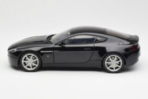 Aston Martin V8 Vantage Onyx Juodas AUTOart 1:18 70202 Metalas - nuotrauka 4 iš 8